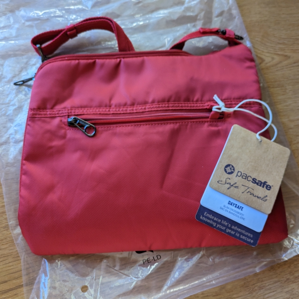 PacSafe DaySafe slim crossbody, red